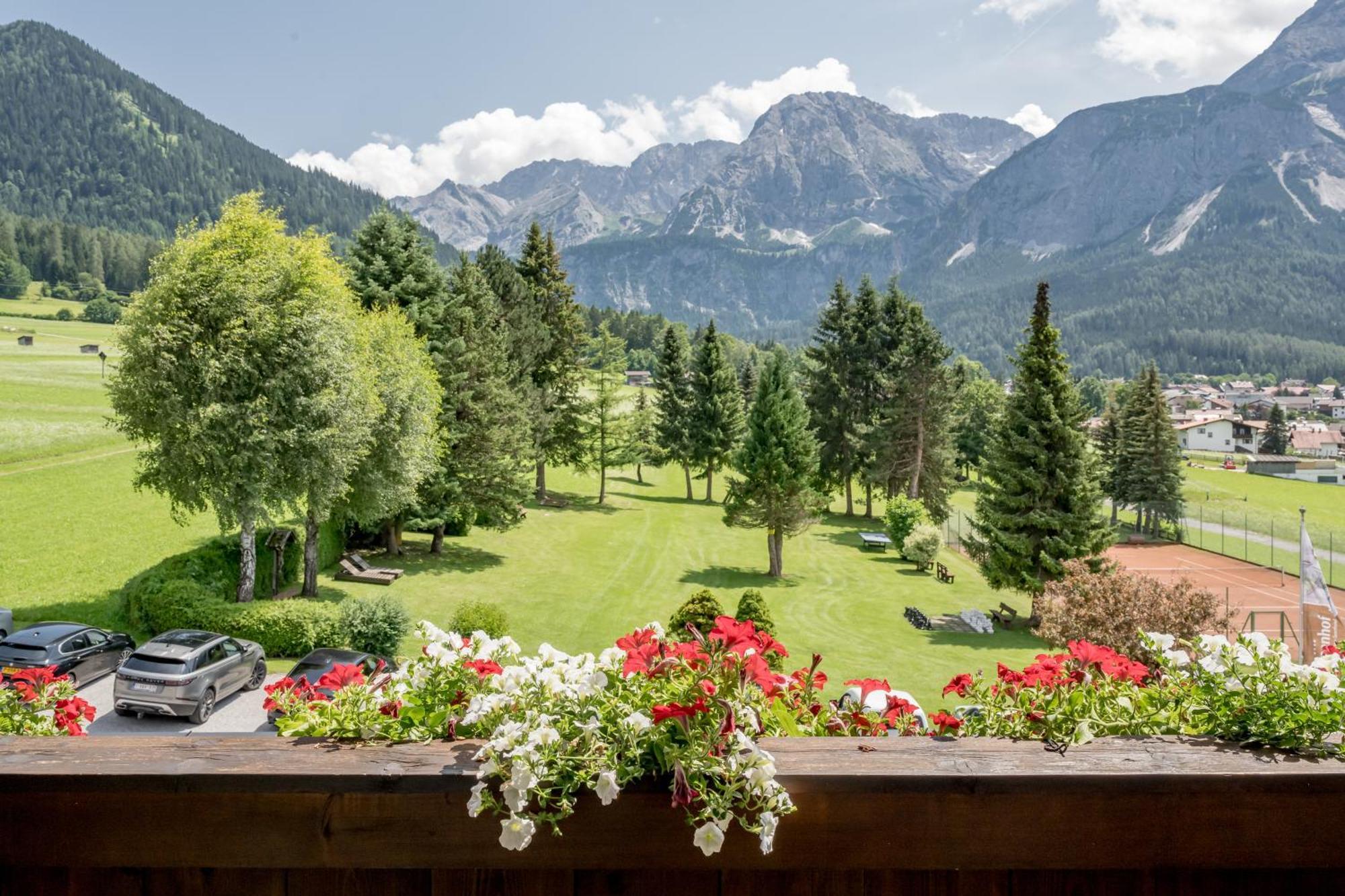 Wellness & Sporthotel Alpenhof Ehrwald Exteriör bild
